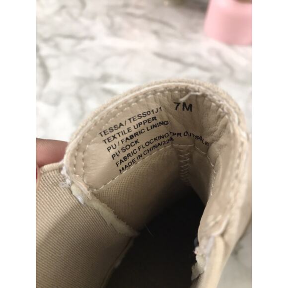 Madden Girl Women's Tessa Chelsea Boot Sand Fab Size 7M Thick Heel - Picture 8 of 10